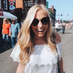 Meet your Posher, Kelli